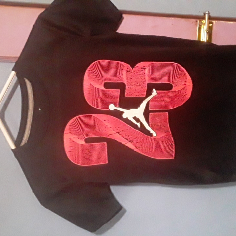 Jordan shirt, Boys size small. Black